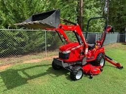 Tracteur compact ICE DL100 avec chargeur frontal et attache tondeuse rouge 4x4, matériel agricole - Product Image 4