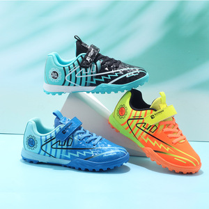 Zapatos de fútbol planos para niñas de primaria, zapatillas deportivas con pequeños tacos para adolescentes, zapatos deportivos para competición. - Product Image 1