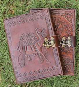 Diarios de cuero repujado con piedra de 7 Chakras hechos a medida, diario de cuero disponible en tamaños y colores para reventa - Product Image 5