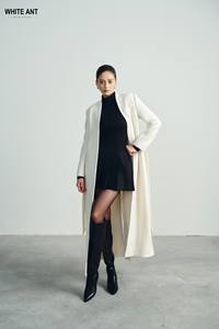 การออกแบบใหม่ที่ดีที่สุด NAAMAH เสื้อโค้ททําด้วยมือราคาโรงงานผู้หญิงเสื้อโค้ทยาวพร้อมสายรัดทวีดขนสัตว์เสื้อหนาวสําหรับผู้หญิงขาว - Product Image 5