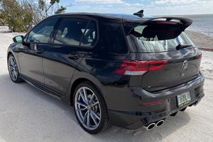 Volkswagen Golf R 2024 d'occasion propre - Product Image 2