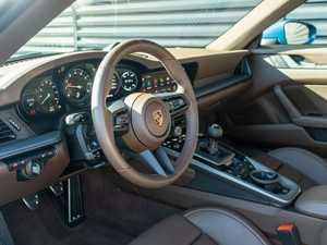 USADO 2024 911 Carrera S Turbo Coupé RWD R20 Cuero Oscuro Volante a la Izquierda En Buen Estado - Product Image 5