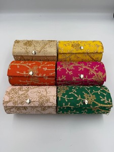 กล่องใส่กำไลข้อมือปักกล่องใส่กำไลฮาลดิเมฮานดี้ Sangeet กล่องของชำร่วยงานแต่งงานอินเดียกล่องของชำร่วยงานปาร์ตี้กล่องเก็บของของขวัญเพื่อนเจ้าสาว - Product Image 3