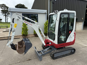 Mini-excavatrice Takeuchi TB235-2 d'occasion de qualité supérieure, avec godet de 0,12 m, cabine PLC, chenilles en caoutchouc, lame angulaire et boîte de vitesses haute performance - Product Image 1
