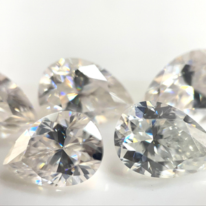 มอสซาไนต์ทรงลูกแพร์สีขาว E-f ขนาด 6x8 มม. คุณภาพ VS - มอสซาไนต์สีขาว E-f แบบเม็ดเดี่ยว - Product Image 1