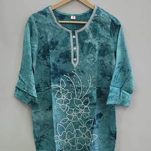 Haut imprimé femme avec motifs Fashion House col rond haut court brodé Kurti - Product Image 1