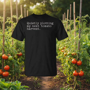 Accattivante maglietta promozionale da giardiniere che attira l'attenzione: compondo discretamente la mia prossima raccolta di pomodori - Product Image 2