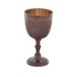 ถ้วยทองเหลืองทำมือแกะสลักลายราชวงศ์ ถ้วยโลหะโบราณ |   ของตกแต่งยุคกลาง คุณภาพพรีเมียม สำหรับส่งออกจากอินเดีย - Product Image 3