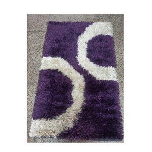 Alfombra de seda con patrón bordado de calidad estándar para uso doméstico y hotelero disponible a precio mayorista de la India - Product Image 1