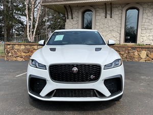 รถยนต์มือสองคุณภาพดี ปี 2022 F-PACE SVR AWD พร้อมจอแสดงผลบนกระจกหน้า - Product Image 2