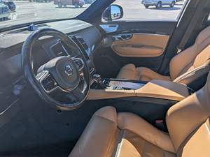 Volvo XC90 T6 Momentum 2017 d'occasion, modèle 2020, 100% en parfait état de marche, sans accident - Product Image 4