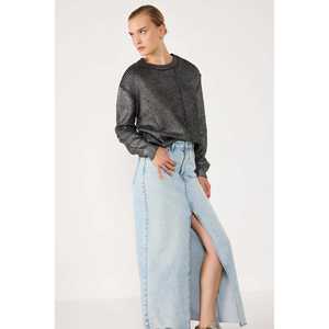 Pull en maille décontracté pour femme avec détails métalliques, coupe ample, col à nœud, logo et motif décoratifs, taille XS, coupe longue - Product Image 4