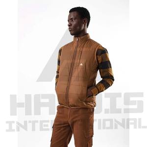Nouveau modèle vente en gros au Pakistan Vestes bouffantes pour hommes Vestes rembourrées en duvet matelassé à demi-manches avec logo personnalisé - Product Image 2