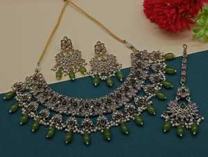 Nuevo diseño chapado en oro tradicional gota perla y Kundan tachonado pendiente Mangtika gargantilla collar conjunto y conjunto de joyería para mujer - Product Image 6