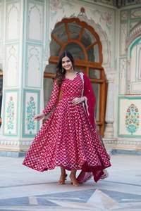 Vestido de diseñador Anarkali con Secuencia de bordado para mujer Listo Anarkali Salwar Kameez a precio de lote - Product Image 3