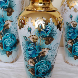 Vase à fleurs décoratif en fer, design côtier, fait main, plaqué or, vase de sol à col triangulaire, vente en gros - Product Image 6