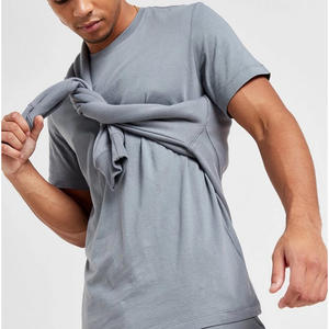 เสื้อยืดคอกลมแขนสั้นผ้าโพลีเอสเตอร์/คอตตอน น้ำหนัก 200 กรัม สำหรับผู้ชาย สกรีนโลโก้ได้ตามสั่ง ทรงปกติ แห้งเร็ว ระบายอากาศดี ขายส่ง - Product Image 4