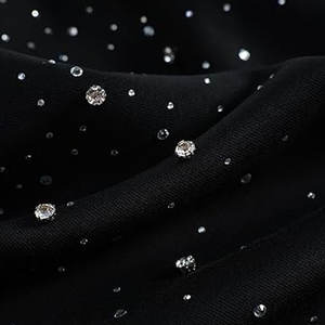 Sweat à capuche tendance avec strass, idéal pour un usage quotidien décontracté, doté d'un design accrocheur avec des strass pour hommes - Product Image 3