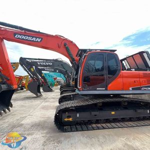 Excavatrice de grande taille Doosan DX300LC-9C, bonnes performances, machine d'occasion pour la construction, la ferme, avec attache de godet pour un usage domestique - Product Image 4