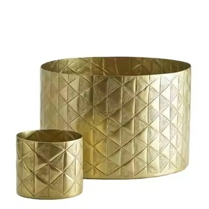 Elegante Juego de 3 macetas de metal redondas doradas para decoración de interiores, perfecto para el hogar, la Oficina y el estilo de la sala de estar - Product Image 6