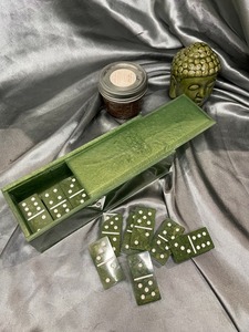 Jeu de dominos en résine de style animal polie, écologique, de luxe, fait main, durable, robuste, de forme rectangulaire, pour les fêtes - Product Image 4