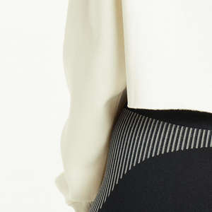 Top corto de algodón con estampado de gimnasio personalizado OEM en blanco para mujer - Product Image 4