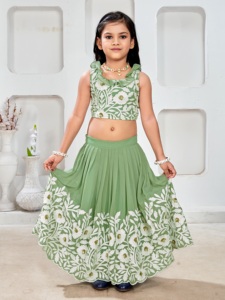 ชุดเลเฮนกาโชลีปักลายดอกไม้ยาวกรอมพื้นสำหรับสาวๆ ออกแบบโดยชอริยัม แฟชั่น |   ชุดแต่งงานเด็กสไตล์อินเดียสำหรับงานเลี้ยง - Product Image 6