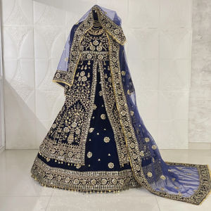 Designer Bridal Lehenga Choli avec une belle broderie pour les fêtes par l'exportateur en gros Fabzone - Product Image 1