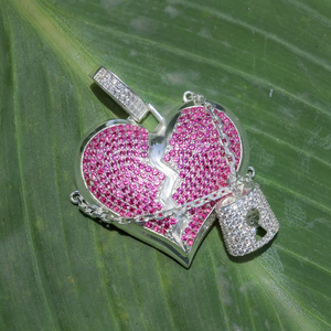 Colgante de diamante de moissanita Chapado en plata de ley 925 en forma de corazón roto estilo Hip Hop helado dijes de joyería de acero inoxidable - Product Image 2