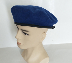 Béret en polaire rayé multicolore sur mesure, vente en gros, bérets et badges français 100% laine pour unisexe, utilisation quatre saisons - Product Image 5