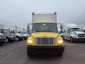 CAMIÓN DE CARGA FREIGHTLINER M2 USADO PARA LARGAS DISTANCIAS, DE 26 PIES, CON PLATAFORMA ELEVADORA Y RAMPAS, EN VENTA - Product Image 4