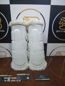 BRAND ZONE Protège-tendons équestres en cuir verni, 8MM, néoprène, fausse fourrure, pour sport, personnalisables, durables et confortables - Product Image 4