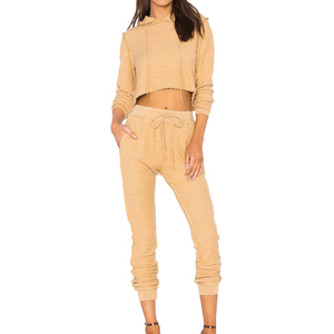 Survêtement 2 pièces pour femmes avec logo personnalisé survêtement coupe-vent pull léger survêtement court à capuche survêtement - Product Image 1