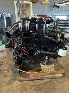 Motor Intraborda Diésel Merc-ruiser 5.7L 350 OEM Nuevo y Limpio, Agua Dulce, 254 Horas - Product Image 4