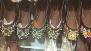 Handcrafted Ladies Khussa Shoes Traditional Indian <b>Punjabi</b> <b>Jutti</b> Beaded Flat Leather Lined Khussa for Pakistani Women - Product Image 4