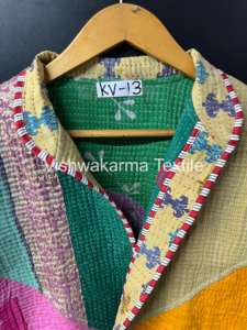 Veste courte matelassée vintage Kantha pour femmes, faite à la main, réversible, en coton, automne/hiver, vêtement d'hiver fini, cadeau pour elle - Product Image 2