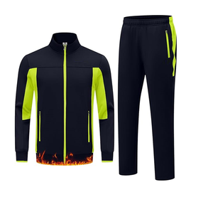 Conjunto deportivo cómodo para hombre, hecho de una tela única, mangas largas, estilo con puños, cuello con cremallera - Product Image 1