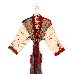 Robe en soie indienne Ultra douce Patchwork pour femmes Kimono confortable et respirant Style Boho Hippie fait à la main Tenue de nuit Robe Maxi - Product Image 4