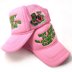 Gorra de camionero de malla deportiva de ajuste ajustable 100% lona de algodón bordado personalizado característica de tela común para la playa - Product Image 1