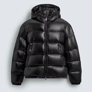 Veste matelassée douce et isolante pour une utilisation en extérieur pendant la saison froide, avec rembourrage respirant et construction durable - Product Image 1