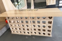 Table de salle à manger de luxe en marbre grain de bois, marbre Serpeggiante d'Italie, comptoir d'îlot, meuble-lavabo et table à manger pour villa et hôtel