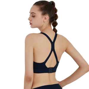 Nouveau meilleur hgih qualité dames ensembles de gymnastique couleur noire soutien-gorge de sport durable avec court noir fabriqué au Pakistan - Product Image 4