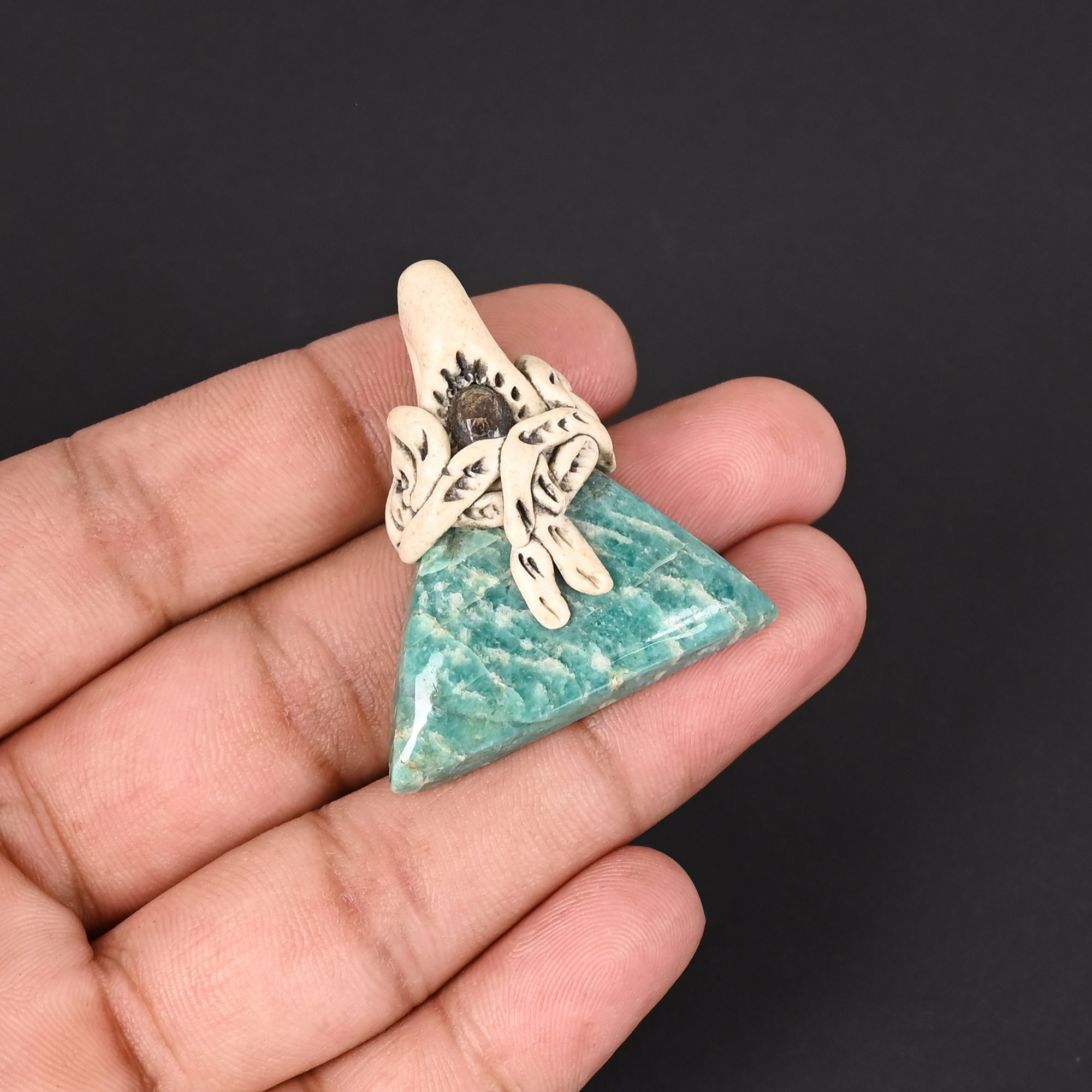 สีเขียว