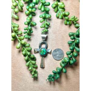 Pendentif Sonoran Mountain Chimney Butte en turquoise et argent sterling avec technologie d'incrustation à sertissage clos - Product Image 2