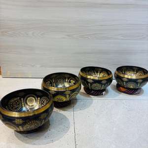 Bol chantant en métal d'inspiration himalayenne pour la guérison des chakras et la thérapie par le bain sonore Produit artisanal bouddhiste - Product Image 1