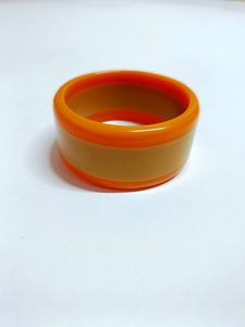 Bracelet incrusté d'os en résine de bois Bracelet de mode artistique fait à la main avec incrustation décorative pour un style ethnique et contemporain - Product Image 5