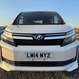 Voxy 2024 Usado, Sedán Automático de Gasolina, Cuero Oscuro, Llantas R17, Cámara Trasera 360 - Product Image 1