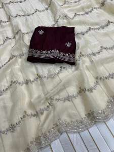 Sari Indio Tradicional de Última Moda para Mujer, en Seda Espacial, con Bordado con Hilo y Trabajo Zari en el Pallu, Disponible en Stock - Product Image 5