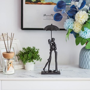 Figurine d'amoureux noirs artistiques pièce maîtresse de table décorative pour la maison intérieur bureau événement affichage de cadeau de mariage par ACMI - Product Image 6