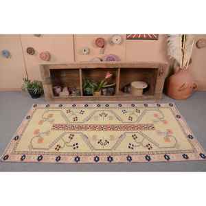 Alfombra Turca de 3.6x7.2 pies, Alfombra Vintage, Alfombra Oriental de Lana Amarilla y Azul - Product Image 3